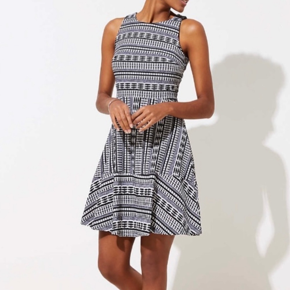 Loft Women’s Geo Textured Flare Sleeveless Mini Dress Black and White Size 2